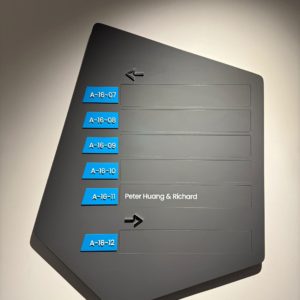 Directional Sign with Magnet System_The MET