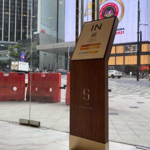 Standee_Starhill